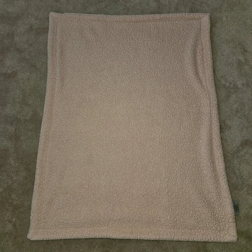 Lullaby Kids Pink White Fleece Baby Blanket Lion Elephant Giraffe Circus Parade